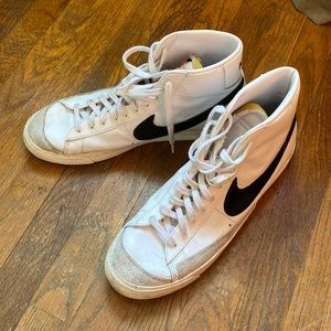 NIKE Blazers (Black) Like New